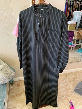 Men’s Black Pinstripe Thobe/ Kandura